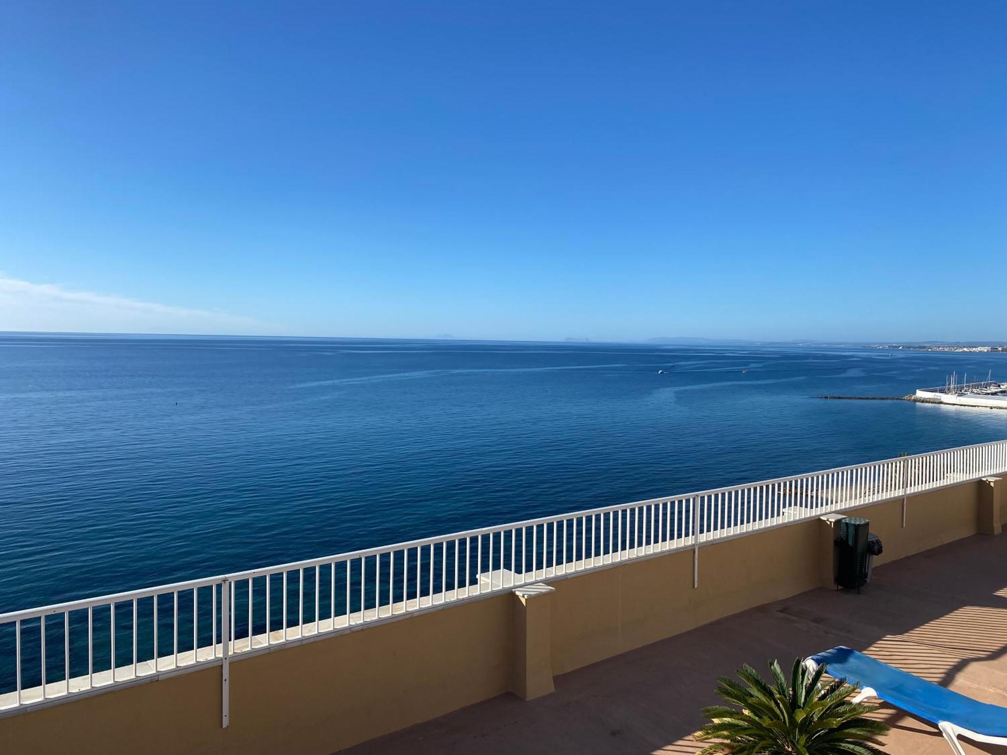 Marbella Beachfront Edificio Mayoral Primera Linea De Playa Y Centro Ciudad Con Barco Opcional Exterior foto