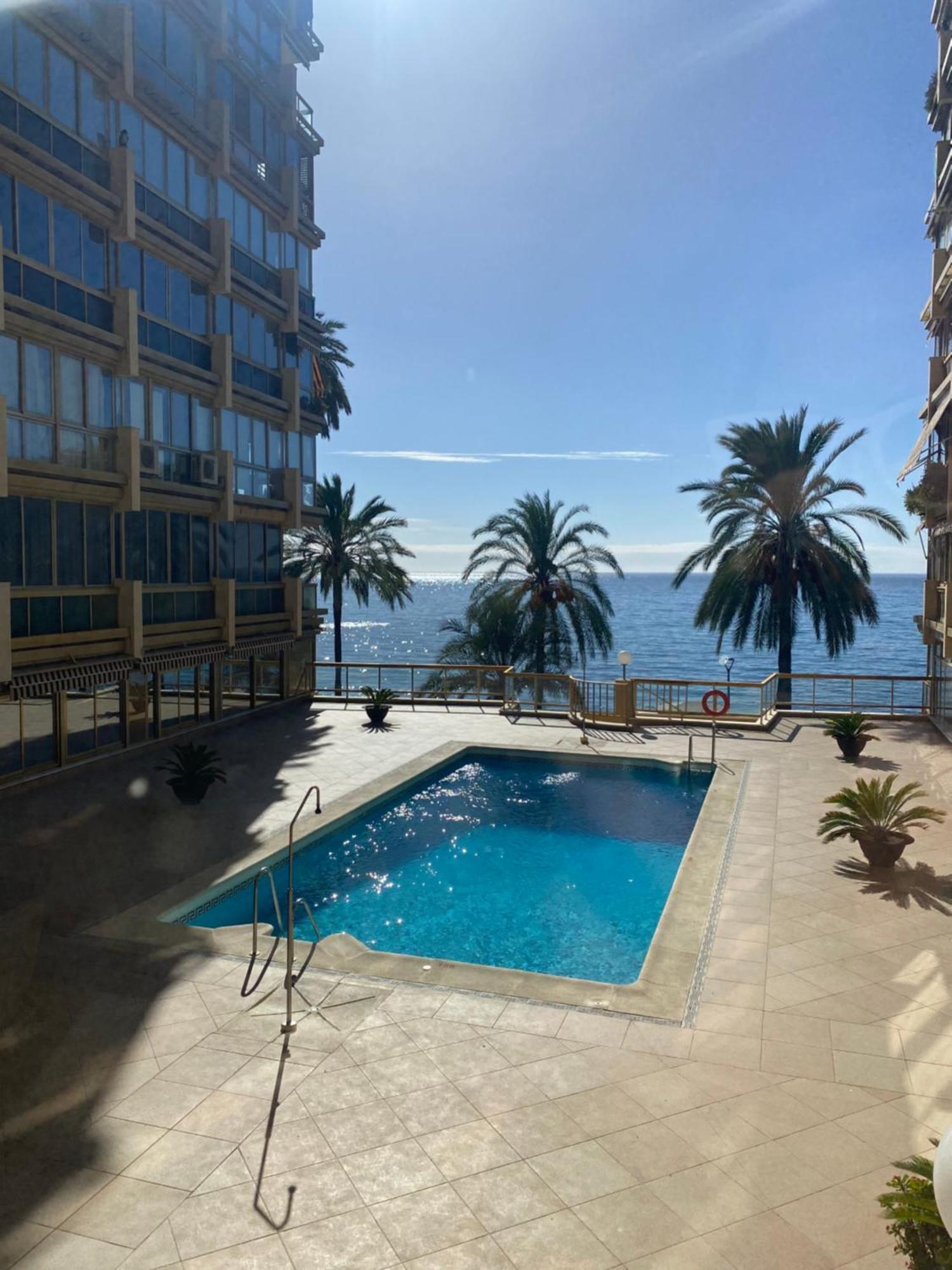 Marbella Beachfront Edificio Mayoral Primera Linea De Playa Y Centro Ciudad Con Barco Opcional Exterior foto