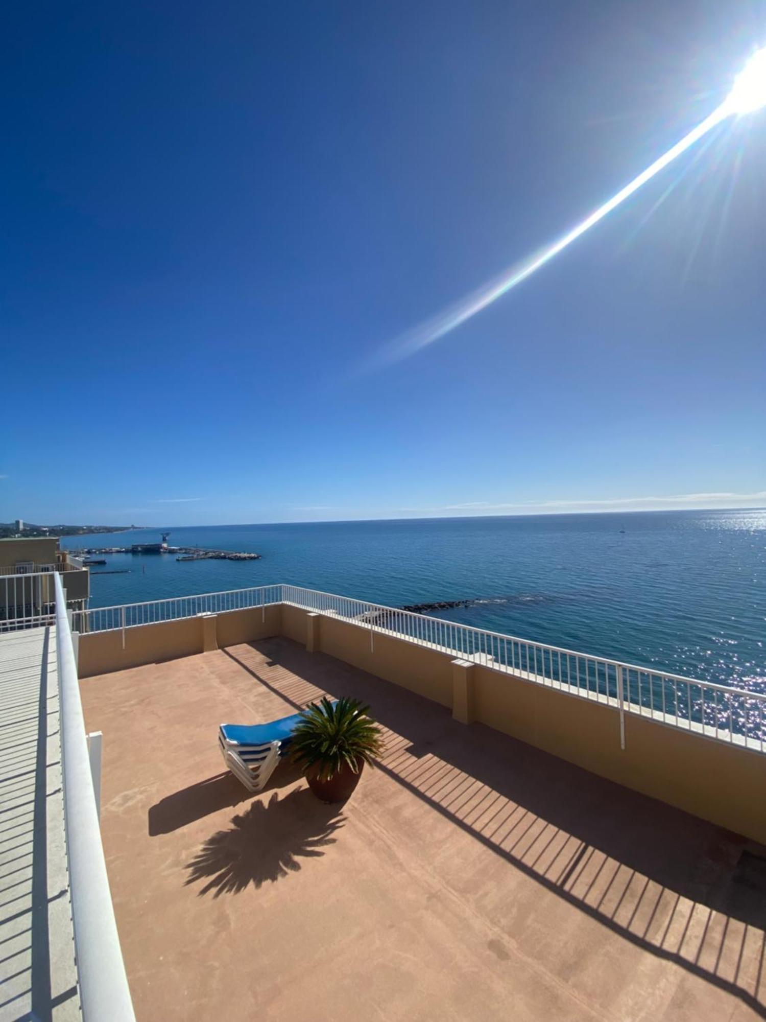 Marbella Beachfront Edificio Mayoral Primera Linea De Playa Y Centro Ciudad Con Barco Opcional Exterior foto